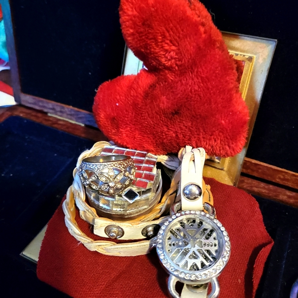 Ring and watch with white braided leather extra long band